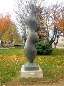 Baltasar Lobo, Al aire libre, 1980, Zamora, bronze, 3,40 x 0,84 x 0,73 m.
