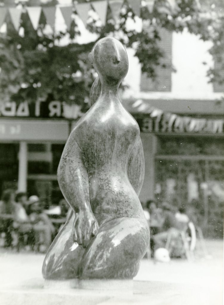 Emplacement initial de la statue, place Jean-Jaurès, Martigues, photo ACM 6Fi83 - Fontaine Quinet.